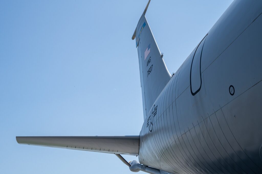 Epava avionului cargo dispărut în largul coastei Pakistanului a fost găsită. Căutările continuă pentru membrii echipajului