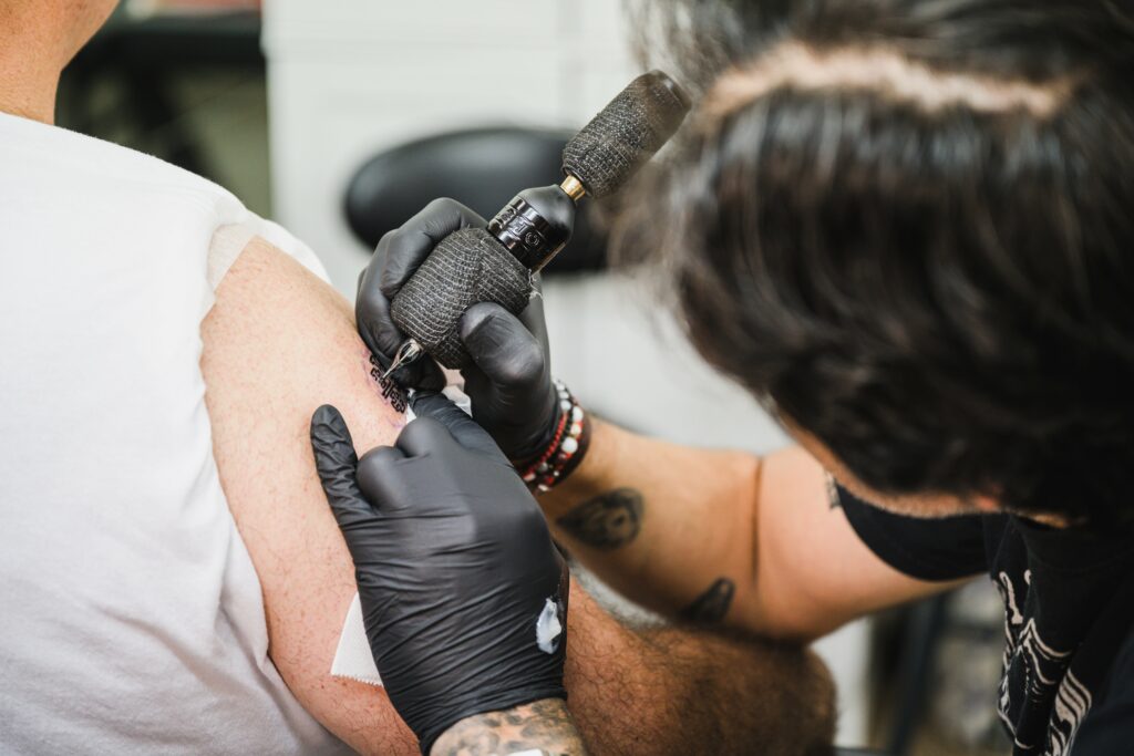 Ziua Tatuajelor, marcată anual pe 17 iulie. O zi despre istoria, cultura și artiștii dedicați