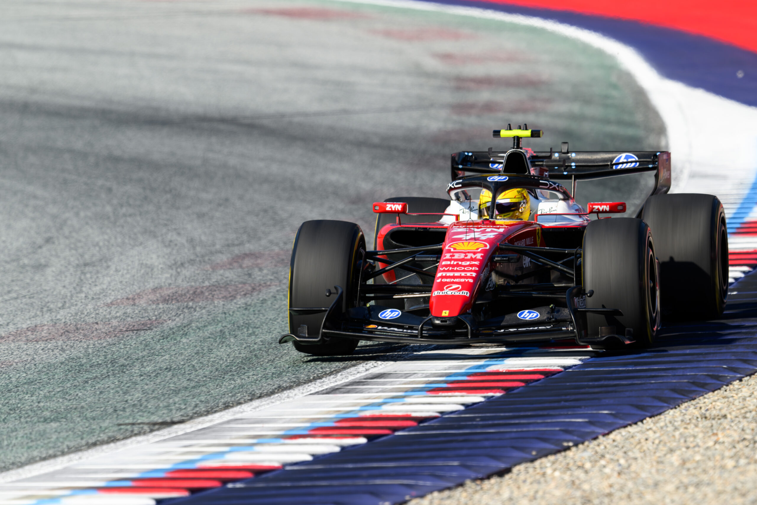 Hamilton, pole position pentru sprintul de la Silverstone
