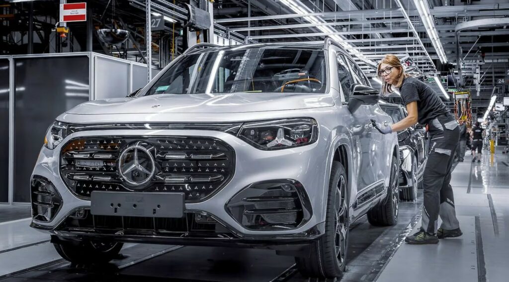Mercedes-Benz și-a deschis în Ungaria cea mai mare fabrică din Europa, dar a negociat ceva în schimb