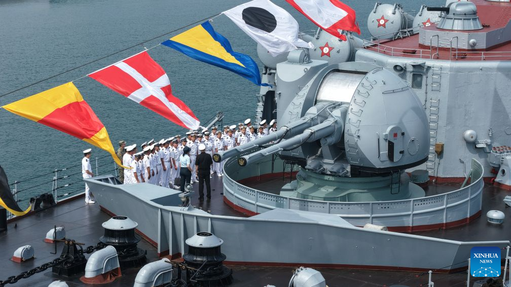 China și Rusia își antrenează împreună flotele. Exerciții cu muniție reală în Marea Galbenă