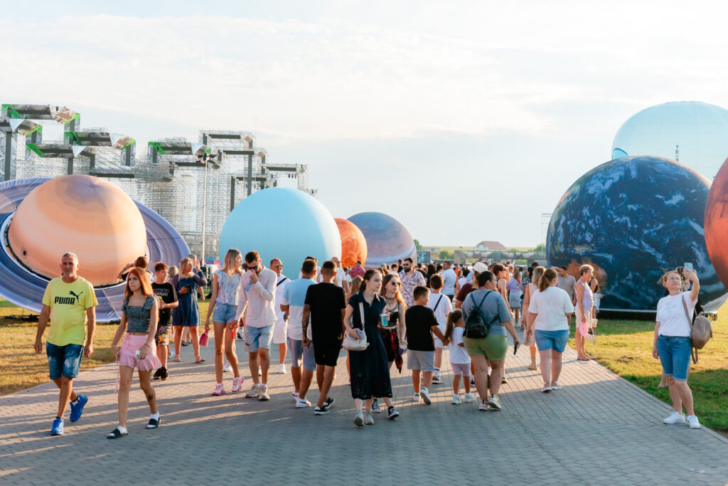 S-a deschis cea mai mare stațiune de entertainment de pe litoral. NIBIRU, prima zi sold out cu 50.000 vizitatorii (P)