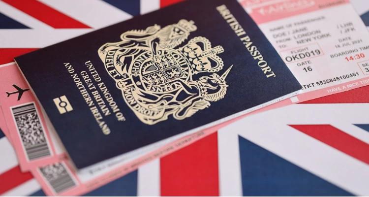 Vacanță transformată în coșmar: o adolescentă britanică a rămas blocată șase săptămâni la Roma din cauza noilor reguli pentru pașapoarte