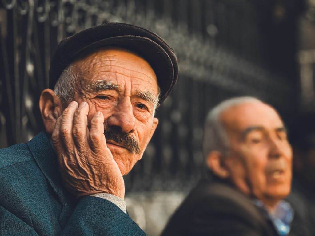 Câți ani apucă românii să stea la pensie. România este sub media UE