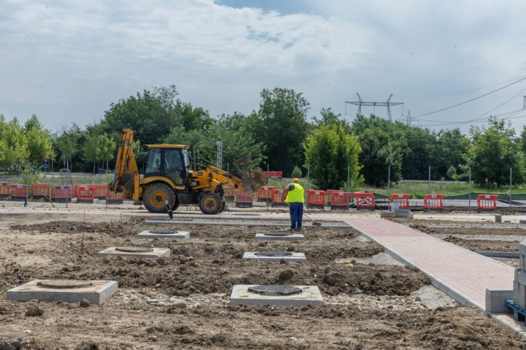 Bazinele de retenție anunțate de Ciucu: unul finalizat, două în lucru, unul în proiectare