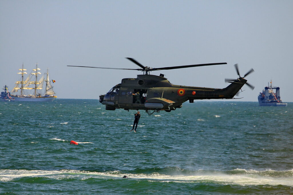 MApN, reacție după explozia de pe nava LPG Gas Lisbon: „Un elicopter IAR-330 Puma Naval și două nave militare, pregătite la nevoie”