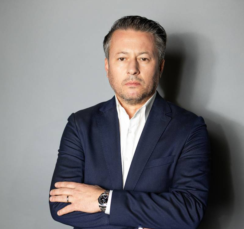 Ciprian Rogojan, revocat de la conducerea Teatrului Muzical Ambasadorii după evaluarea anuală: „O piesă ieftină de teatru, cu finalul scris dinainte”