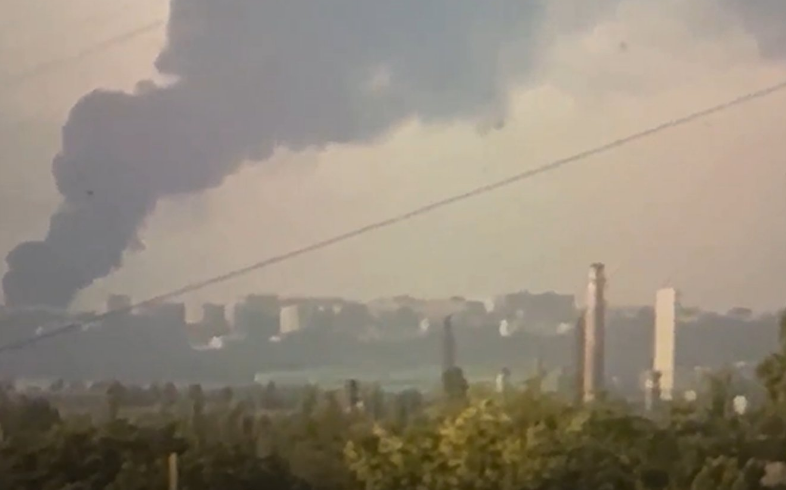 Atacuri cu drone în sudul Rusiei. Incendiu la o rafinărie și evacuări în Taganrog