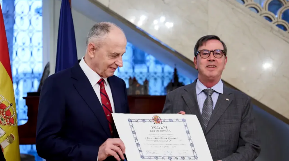 Mircea Geoană a fost decorat de regele Spaniei cu una dintre cele mai înalte ordine civile