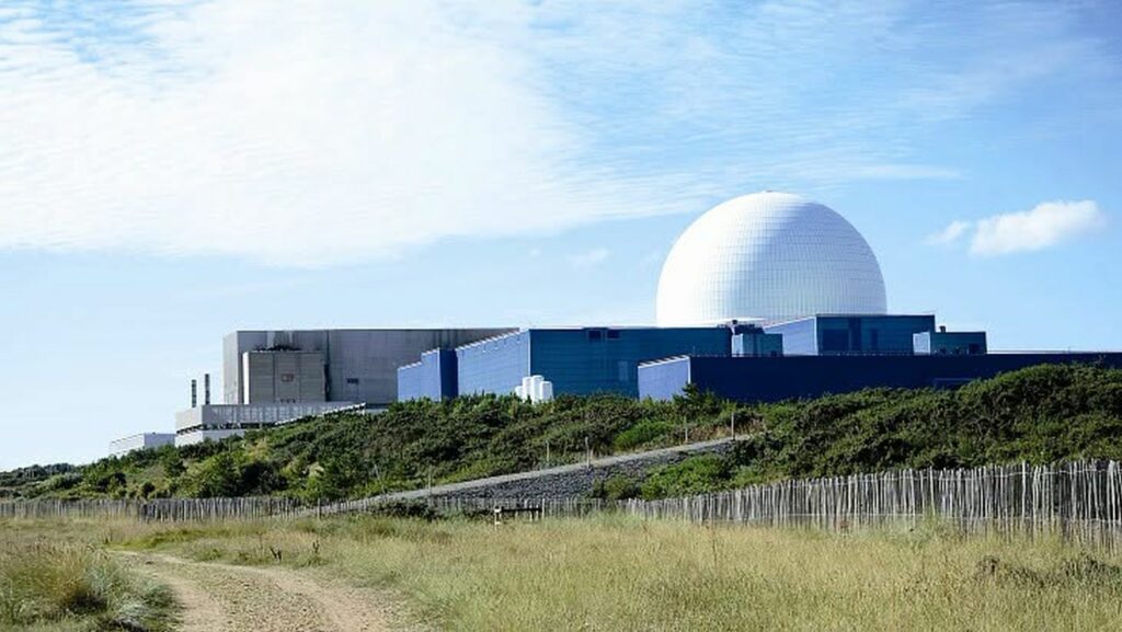Incendiu în Suffolk: Flăcări aproape de centrala nucleare Sizewell B