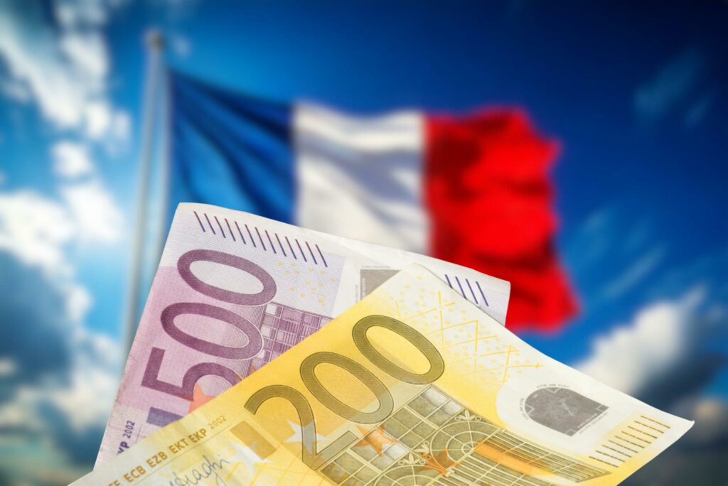 FMI avertizează Franța: Datoria publică împinge țara în zona de risc. Ar putea urca la aproape 122% din PIB