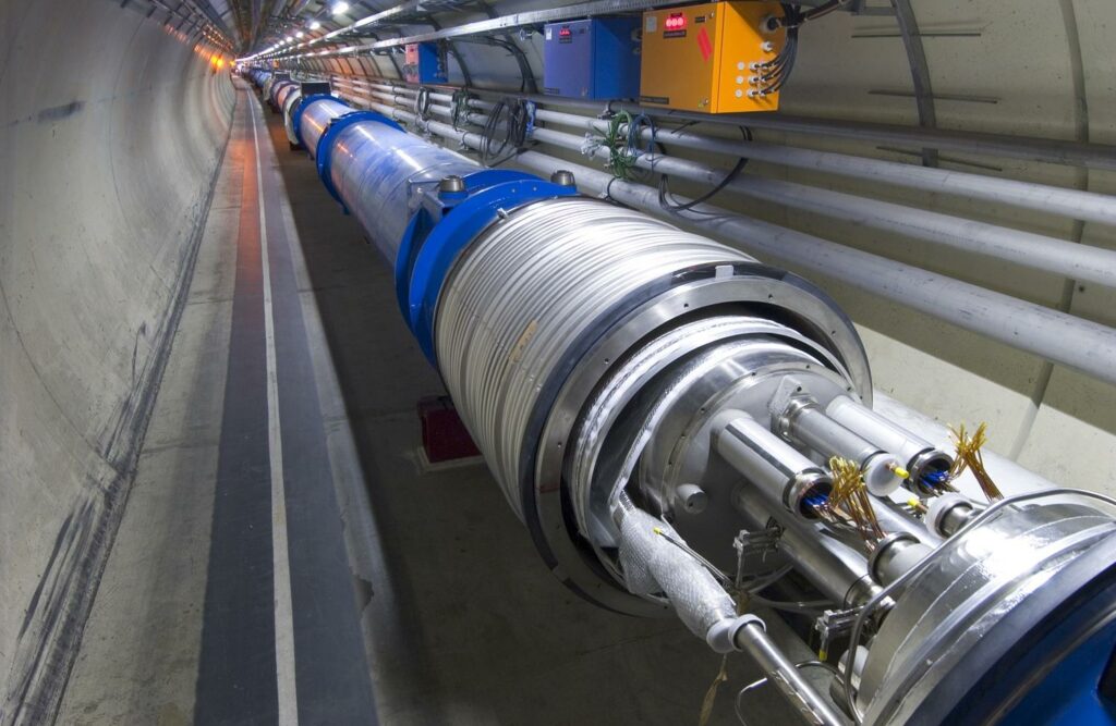 CERN validează tehnologia care va crește puterea celui mai mare accelerator de particule din lume