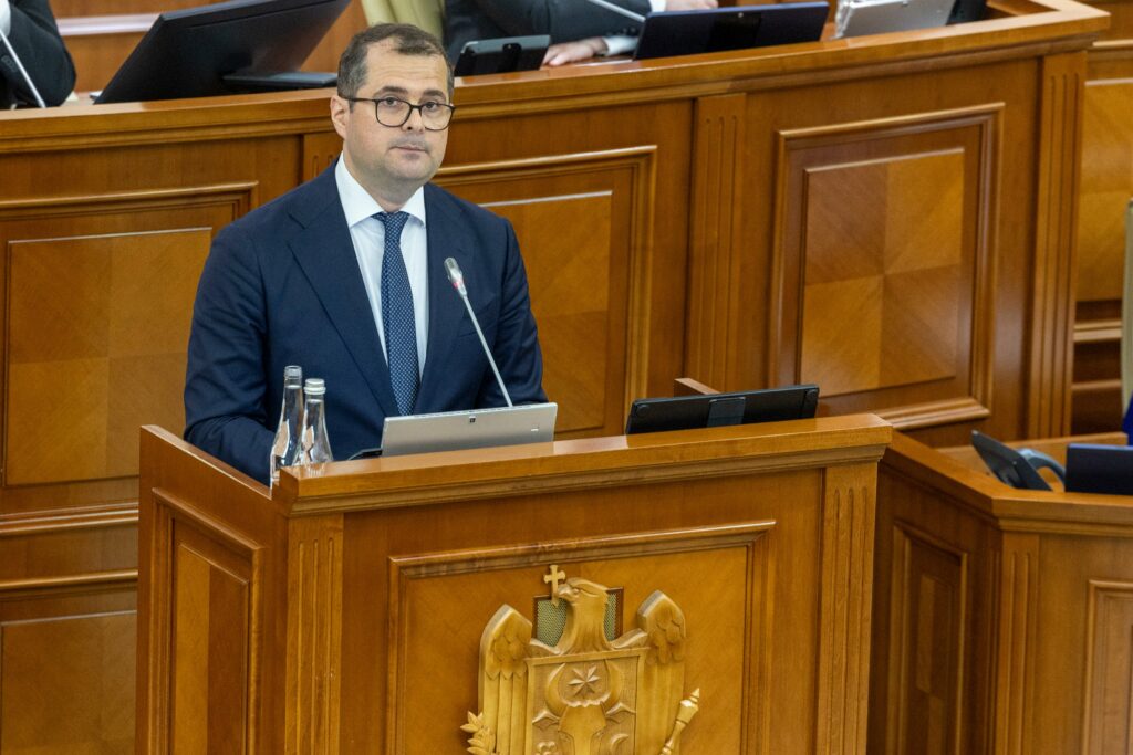 Guvernul Republicii Moldova a fost învestit. Noul premier fixează ținta aderării la UE până în 2030