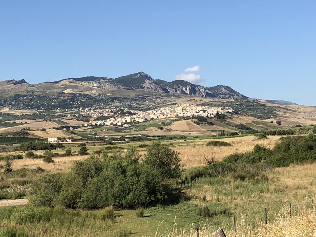 A cumpărat o casă de 1 euro în Italia, dar a descoperit o problemă uriașă când a ajuns