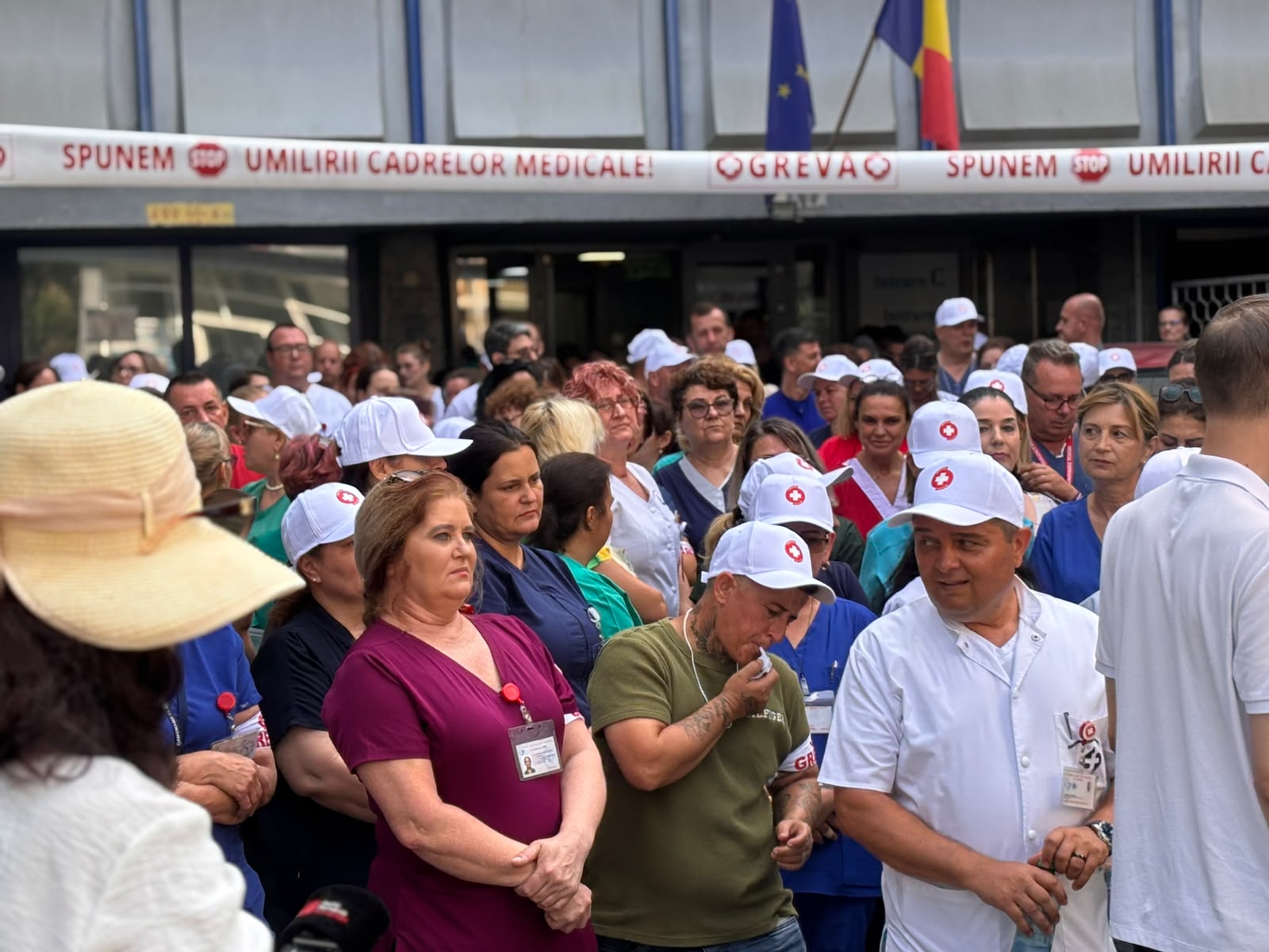 Sute de spitale în protest: Sanitas amenință cu greva generală