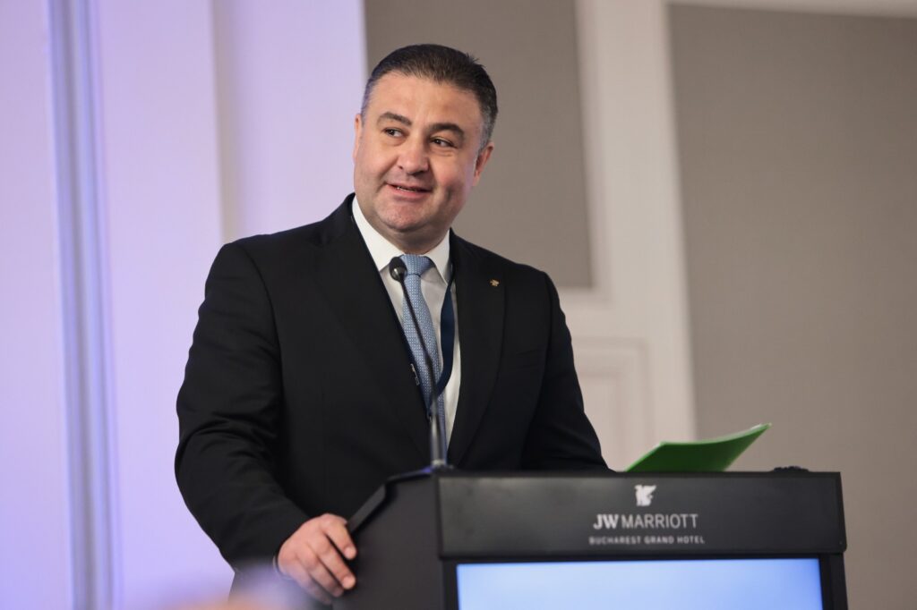 Conducerea ROMATSA merge la Bruxelles pentru deblocarea încasărilor, după acțiunea Pfizer. Declarațiile exclusive ale lui Adrian Cojoc, șeful furnizorului național de servicii de navigație aeriană