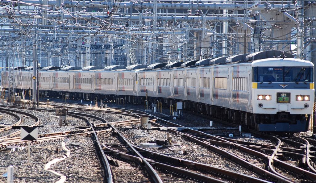 Patru persoane au murit după ce au fost lovite de tren în apropiere de Tokyo. Accidentele feroviare sunt rare în Japonia