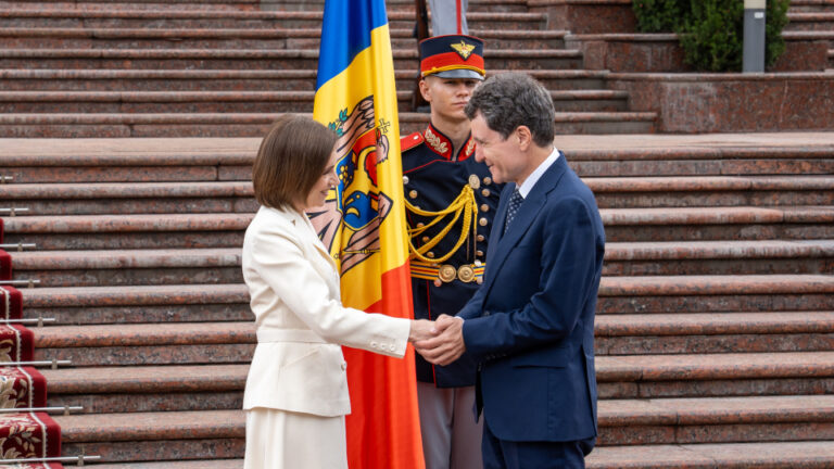 Nicușor Dan, primit de Maia Sandu la Chișinău. Președintele României participă la manifestările dedicate Independenței Republicii Moldova. Ce au discutat cei doi