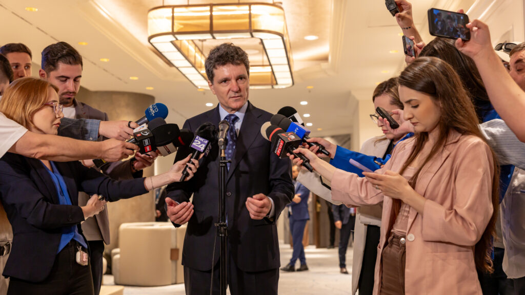 "Pe Nicușor Dan îl văd chiar câștigând un nou mandat. USR va susține pe cine e mai popular dintre Bolojan și Dan". Ce "șoc" a avut Claudiu Năsui la MAE