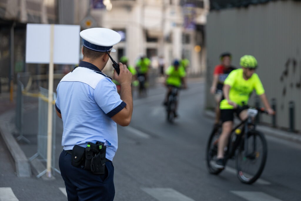 Accident în București. Un șofer de 72 de ani a lovit doi bicicliști participanți la „L’Étape Romania by Tour de France”