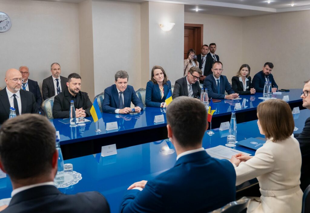 Nicușor Dan, alături de Maia Sandu și Volodimir Zelenski: România va continua să acorde sprijin. Sunt bucuros că țările noastre colaborează