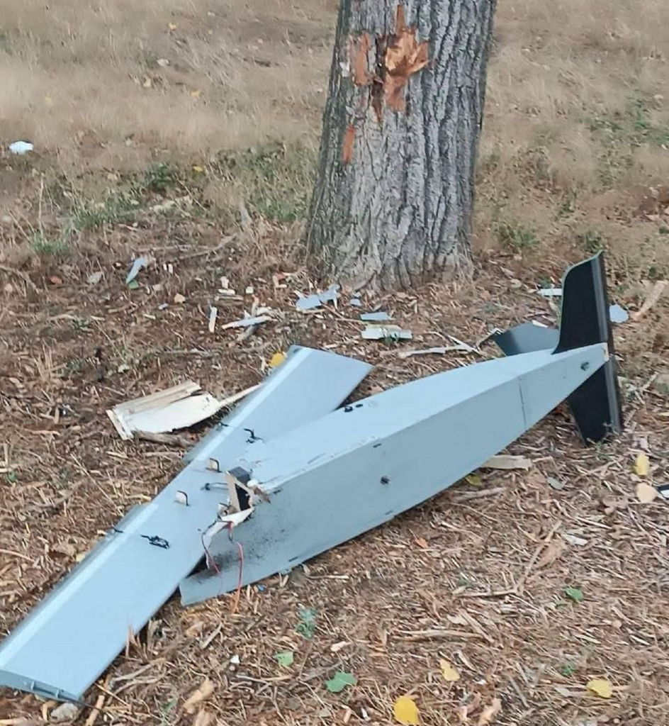 Alertă de Ziua Independenței Republicii Moldova: O dronă a căzut în Chișinău. Alte cinci drone au încălcat spațiul aerian al țării