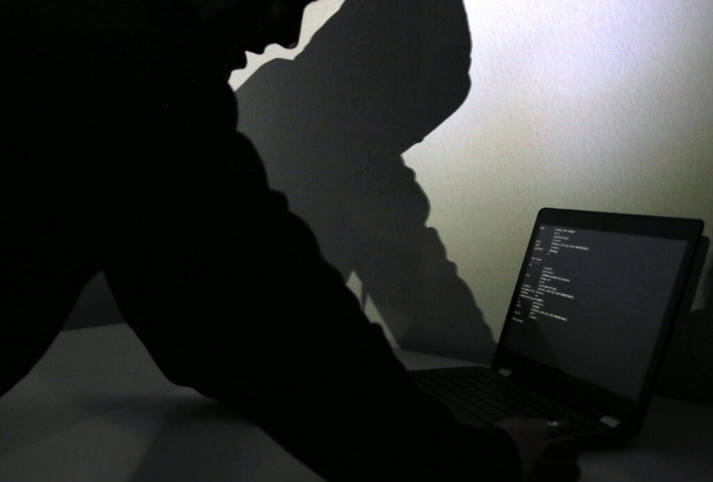 Un mare furnizor de energie avertizează asupra unei campanii de phishing. Mesaje false despre „facturi neachitate”
