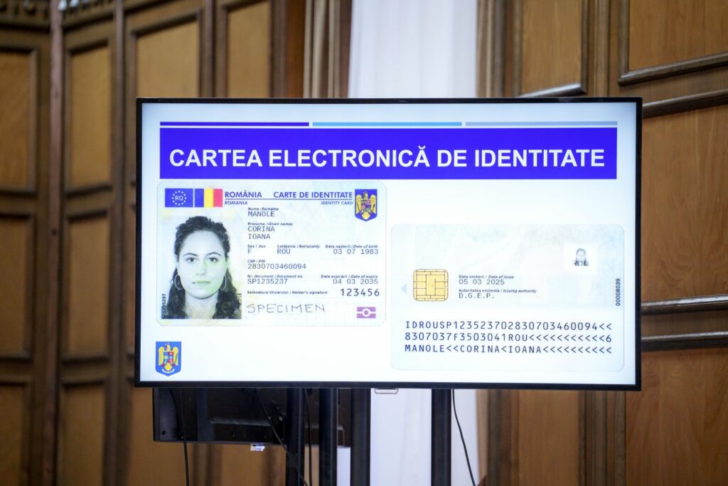Vechiul buletin dispare treptat. Ce se schimbă pentru români odată cu extinderea cărții electronice de identitate
