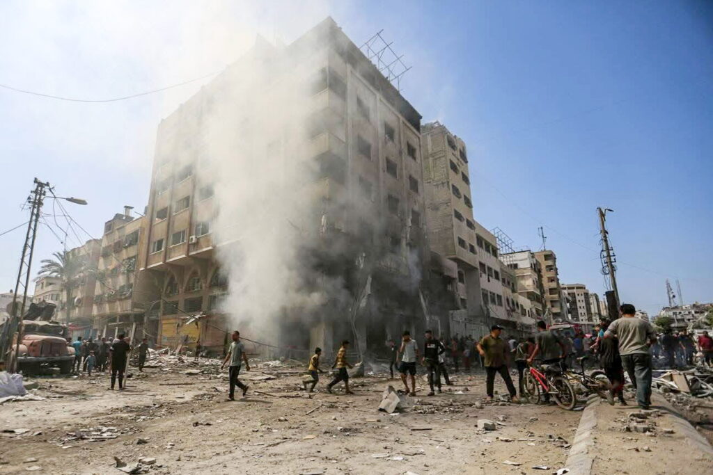Atac aerian asupra unui spital din Fâșia Gaza. Operațiunea a vizat un comandant Hamas care pregătea atacuri teroriste, susține IDF
