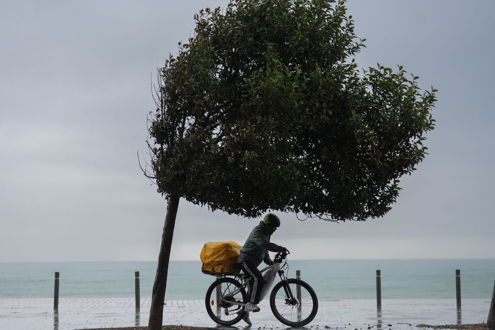 România, între caniculă și vijelii. ANM a emis mai multe avertizări meteo pentru următoarele două zile