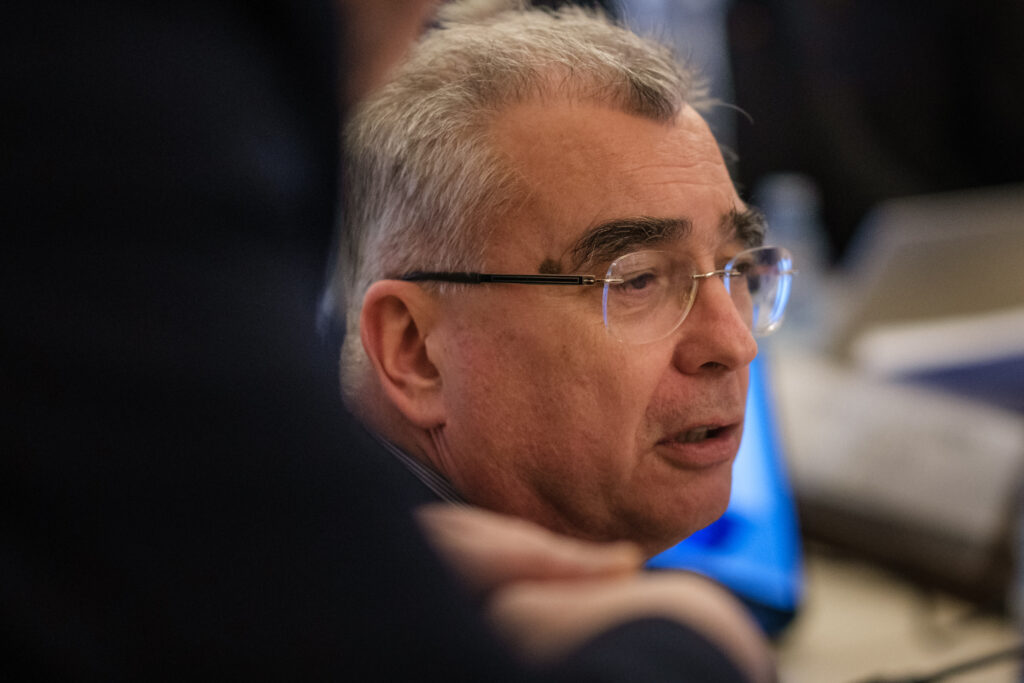 AUR exclude posibile negocieri cu alte partide și amenință cu boicotul consultărilor. Petrișor Peiu: „Nu avem discuții nici cu PNL, nici cu PSD. Nu știu dacă are sens să participăm la consultări”