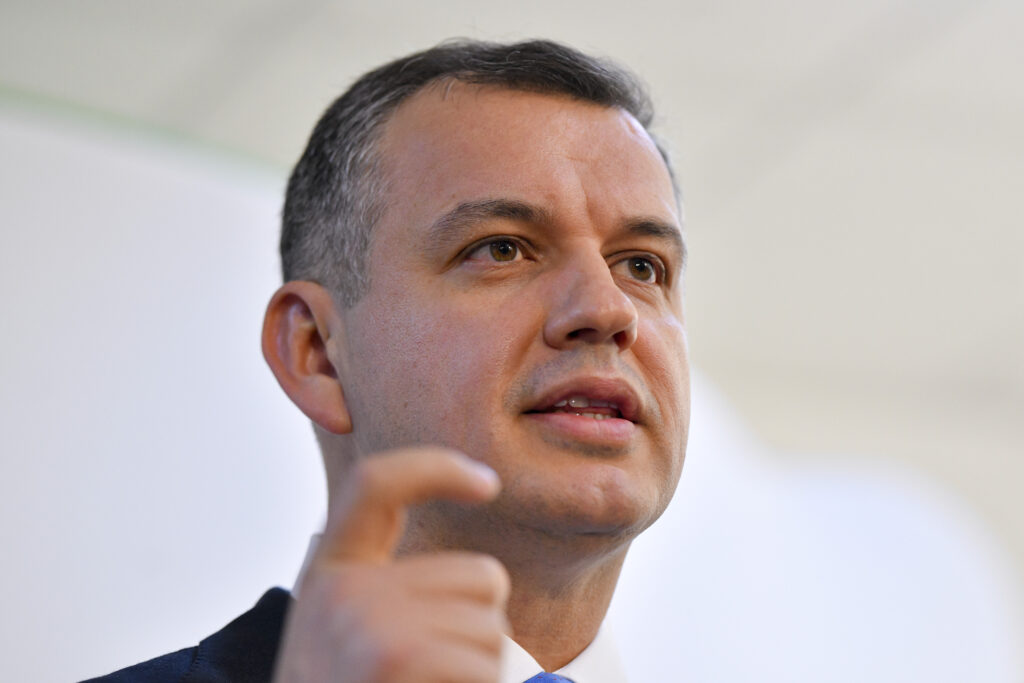 Eugen Tomac, despre criza guvernamentală: „Președintele este pregătit să desemneze mâine un candidat dacă el anunță că are în spate o majoritate solidă”