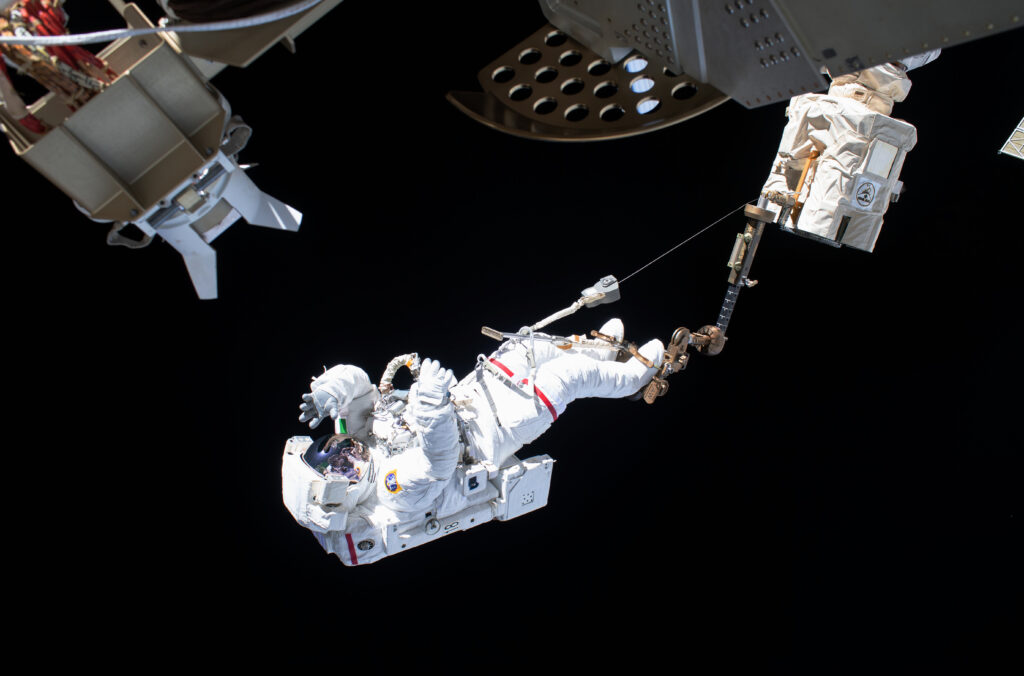 Întoarcerea oamenilor pe Lună intră în faza decisivă. Cum se pregătește echipajul pentru cea mai complexă misiune NASA