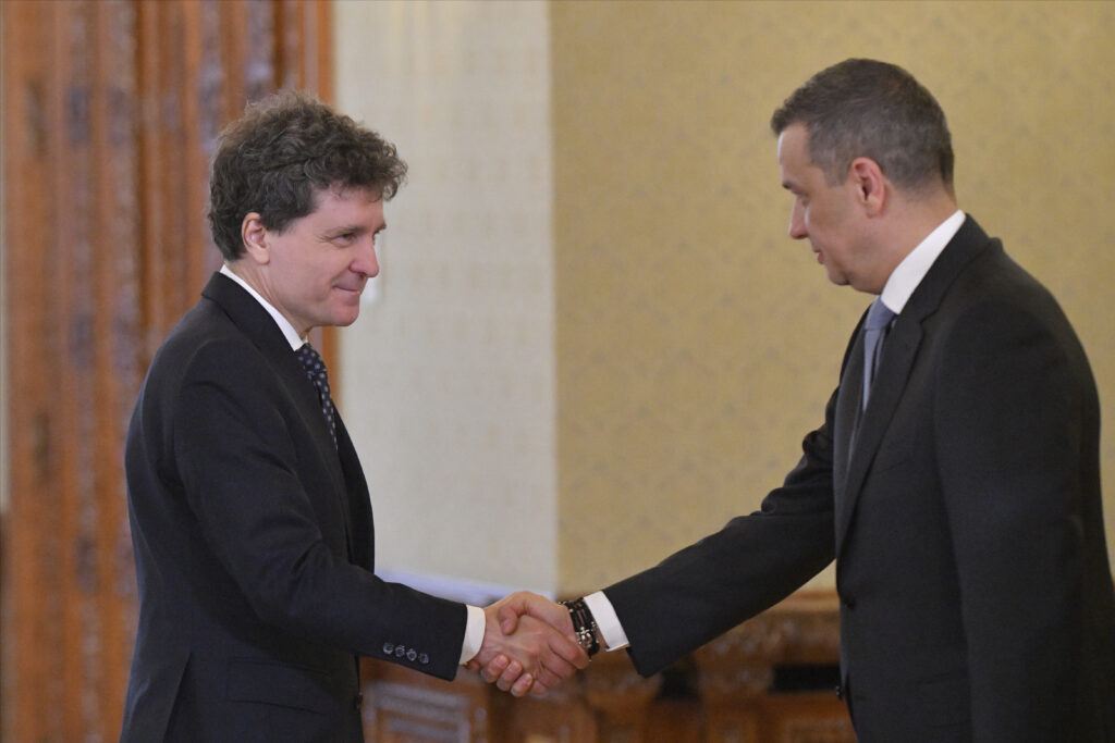 Comisia Europeană, presată să blocheze fondurile PNRR pentru România din cauza „amendamentului Fritz”. Scrisoare semnată de PPE și Renew