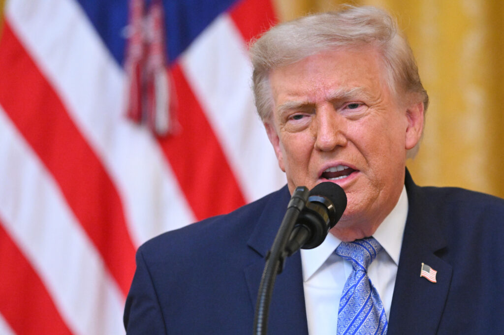 Trump spune că Exxon și Chevron au câștigat „prea mulți bani” din creșterea prețului petrolului în timpul războiului cu Iran: „Nu-mi place”