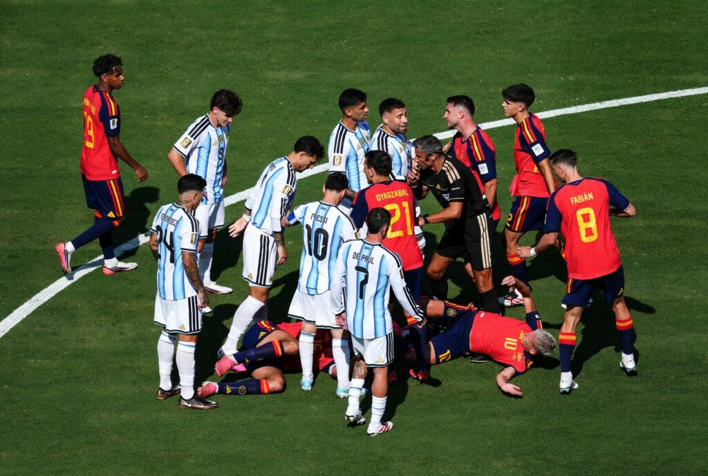 Leandro Paredes, suspendat 10 meciuri după scandalul din NY
