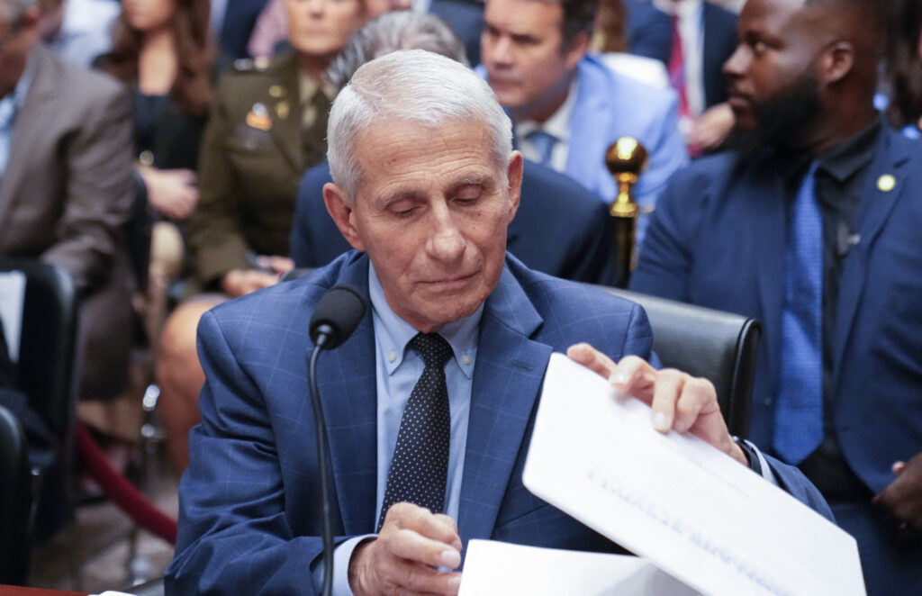 Senatul SUA a votat pentru punerea sub acuzare a lui Anthony Fauci pentru sfidarea Congresului după ce a refuzat să răspundă la întrebări despre pandemia de COVID-19