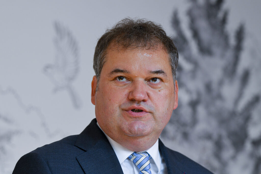 Ministrul Cseke Attila face precizări despre consilierii locali și județeni angajați în instituțiile publice: „Nu există incompatibilitate”