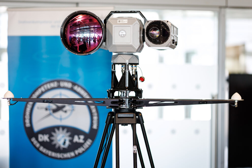 Beijingul pariază pe „dronele care vânează drone”: noul produs militar ieftin al Chinei