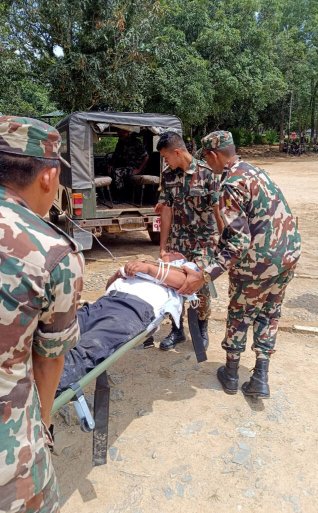 China și Nepalul reiau operațiunile de salvare care fuseseră oprite din cauza temerilor privind noi inundații