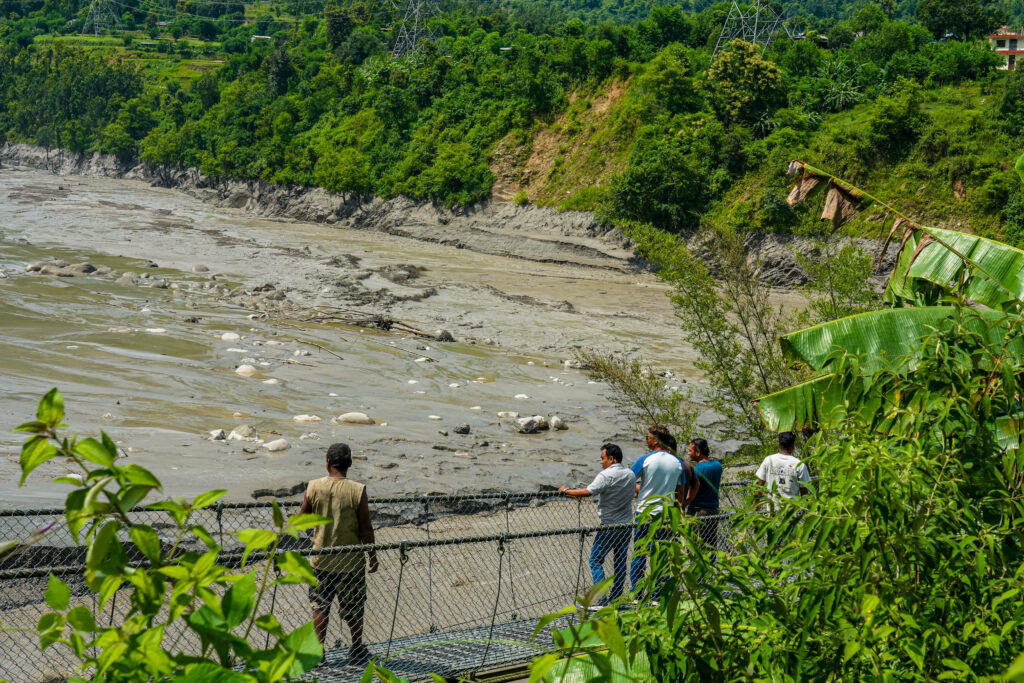 Ajutoare de urgență pentru Nepal. UE trimite 82 de tone de materiale esențiale și 500.000 de euro