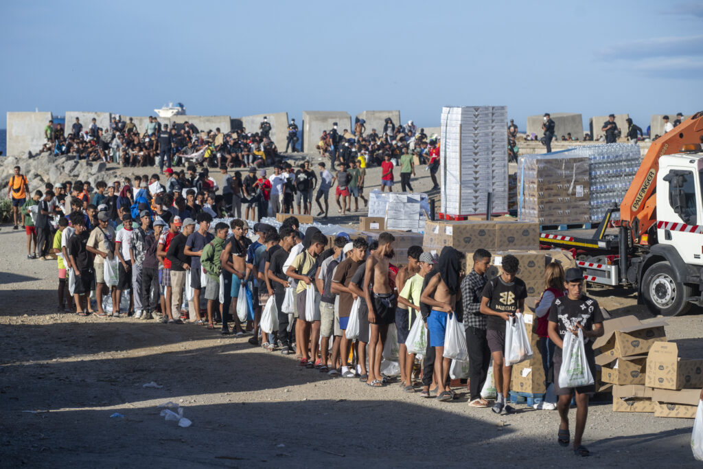 Spania cere ajutorul Uniunii Europene pentru gestionarea migranților din Ceuta