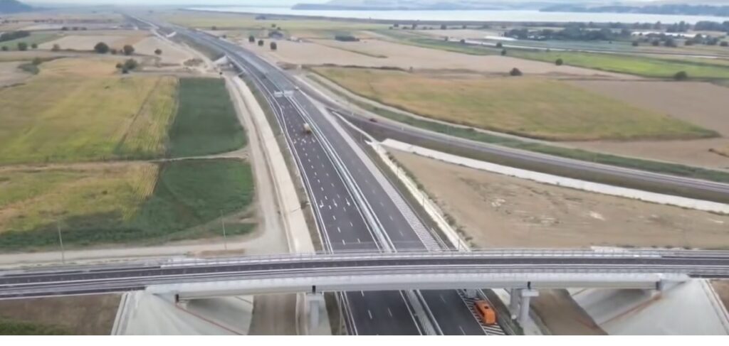 Autostrada A7 se deschide luni pe încă 47 de kilometri. Ora la care șoferii vor putea circula între Adjud și Bacău