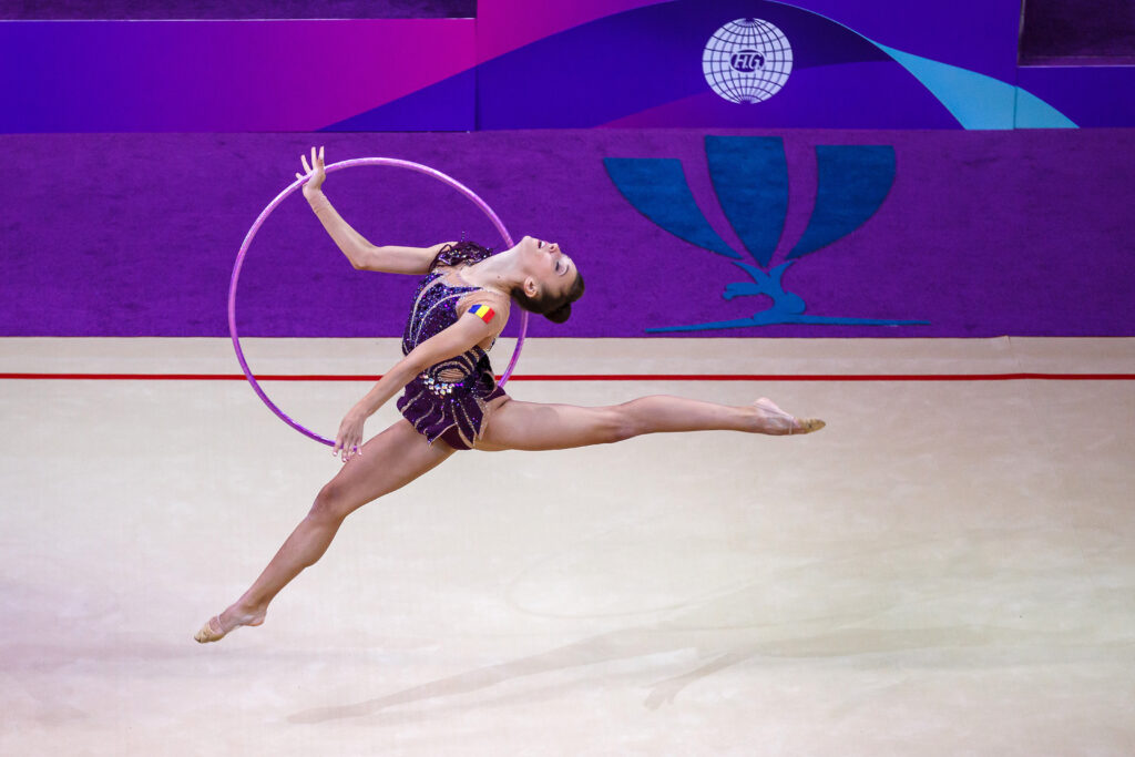 România participă cu două gimnaste și un ansamblu la Campionatele Mondiale de gimnastică ritmică