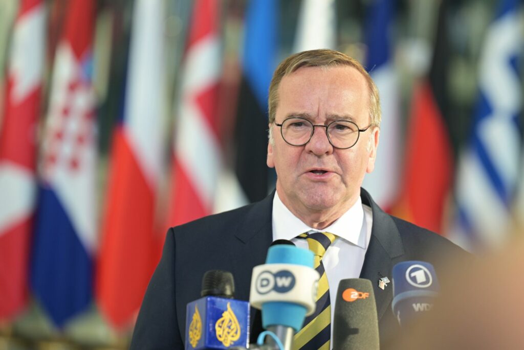 „Războiul nu a fost niciodată atât de aproape”. Germania trimite o brigadă de luptă pe flancul estic al NATO