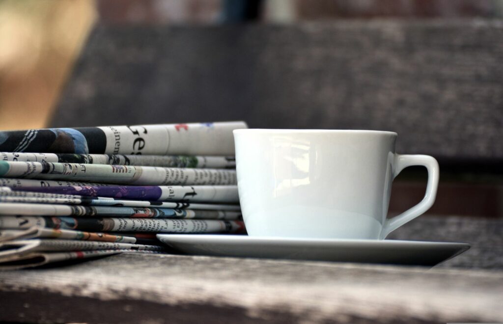 700 de euro pe lună pentru ziare: tradiția pe care cafenelele vieneze refuză să o abandoneze