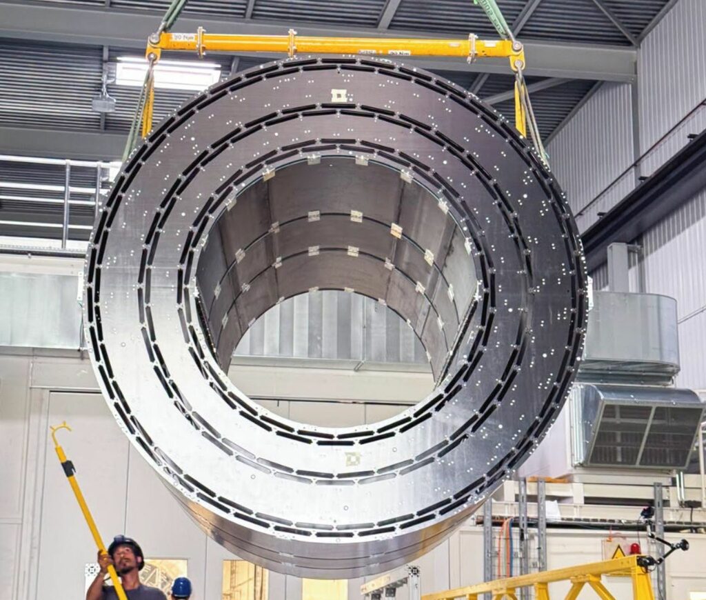 O piesă esențială pentru viitorul CERN a ajuns la Geneva. Va contribui la modernizarea Marelui Accelerator de Hadroni