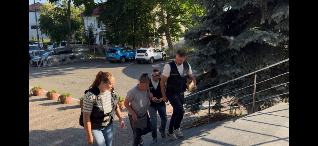 Bărbat dispărut din aprilie, găsit îngropat în curtea casei. Partenera lui, reținută pentru omor