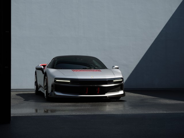 Imagine asociată subiectului: Ferrari CZ26, model one-off bazat pe SF90 Stradale