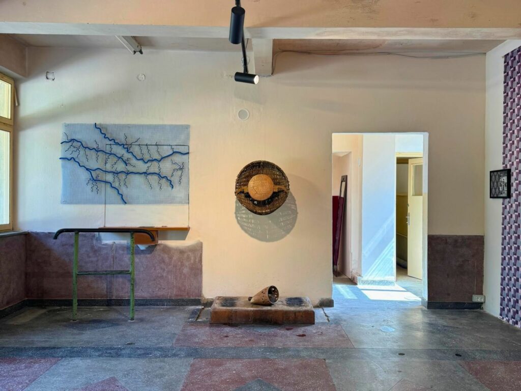 Experiment inedit într-o gară din România: călătorii și arta contemporană vor împărți aceeași clădire